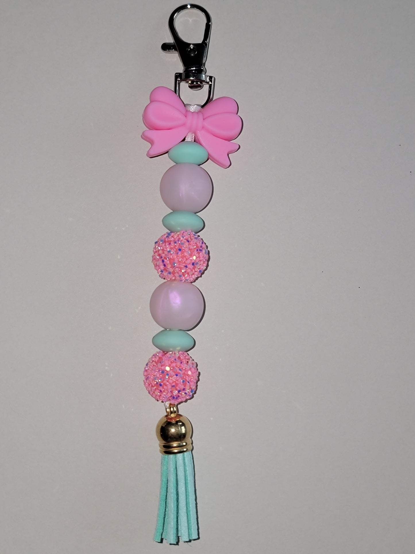 Pretty in Pink Bow Beaded Zipper Pull